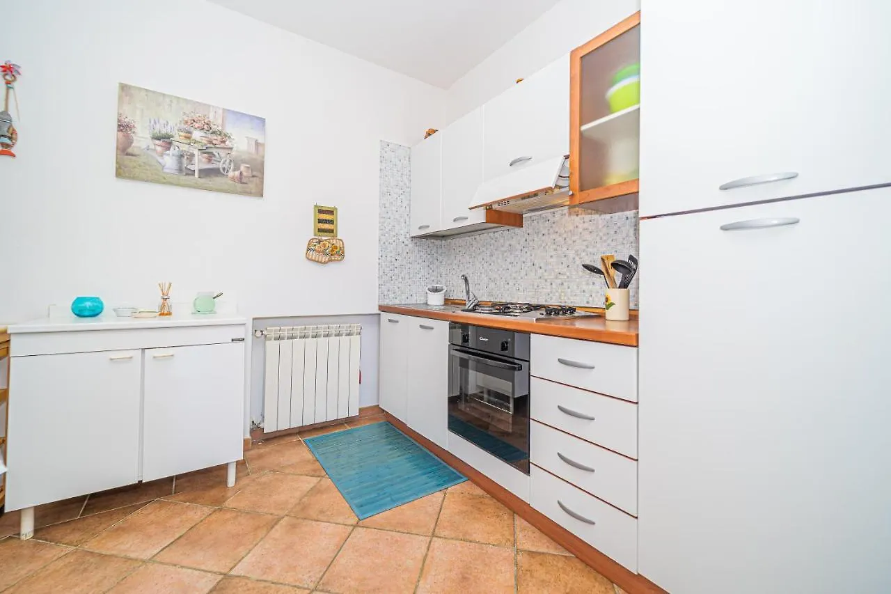 Apartment In Villa 2 To 4 Persons With Large Private Garden Sole Каполивери